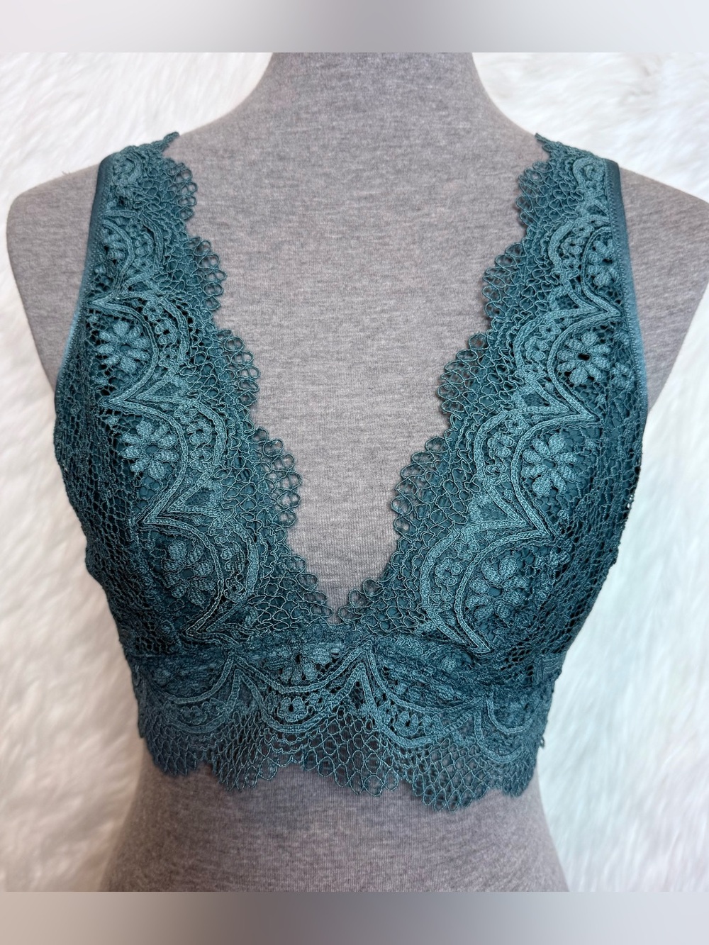 Victoria’s Secret Teal Lace Bralette Plunge V-Neck Wireless Unpadded Blue Green